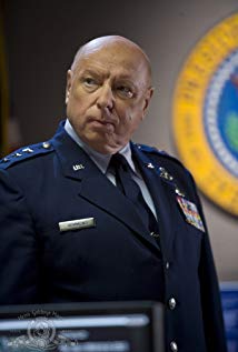 How tall is Don S Davis?